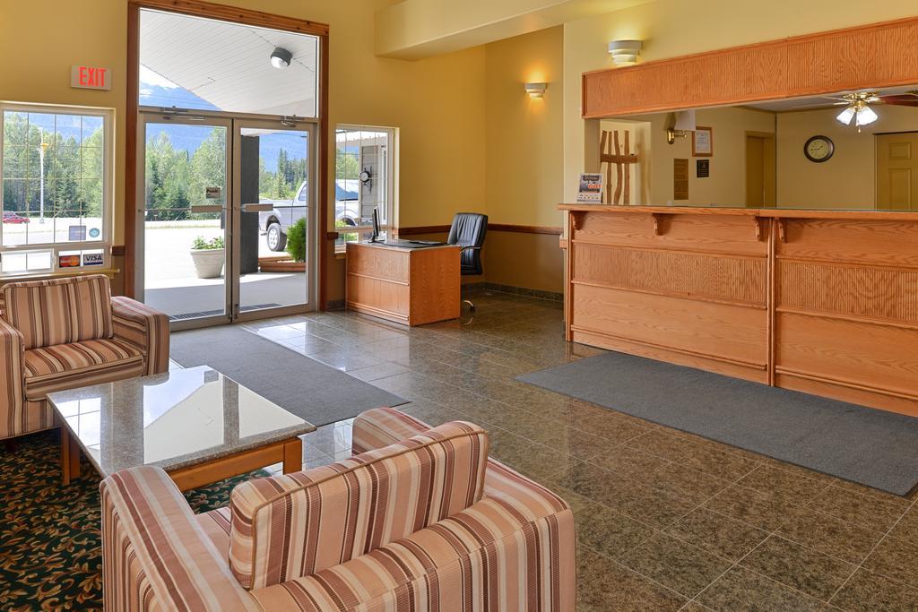 Canadas Value Hotel 4*