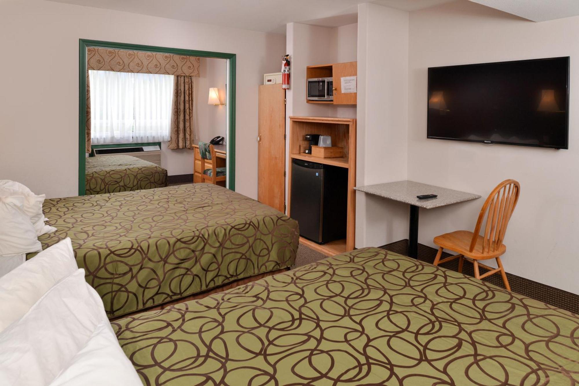 Canadas Value Hotel 4*