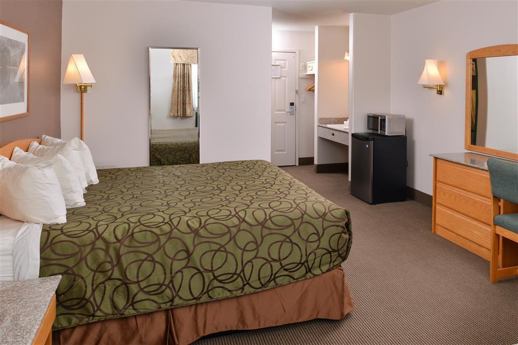 Canadas Value Hotel
