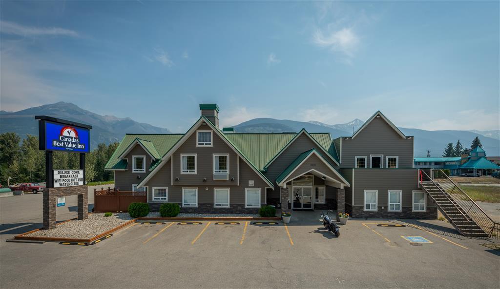 Canadas Value Hotel 4*