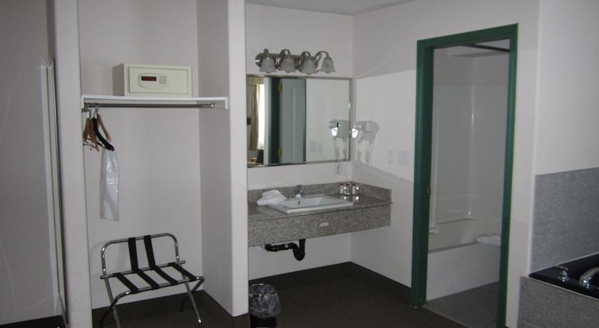Canadas Value Hotel