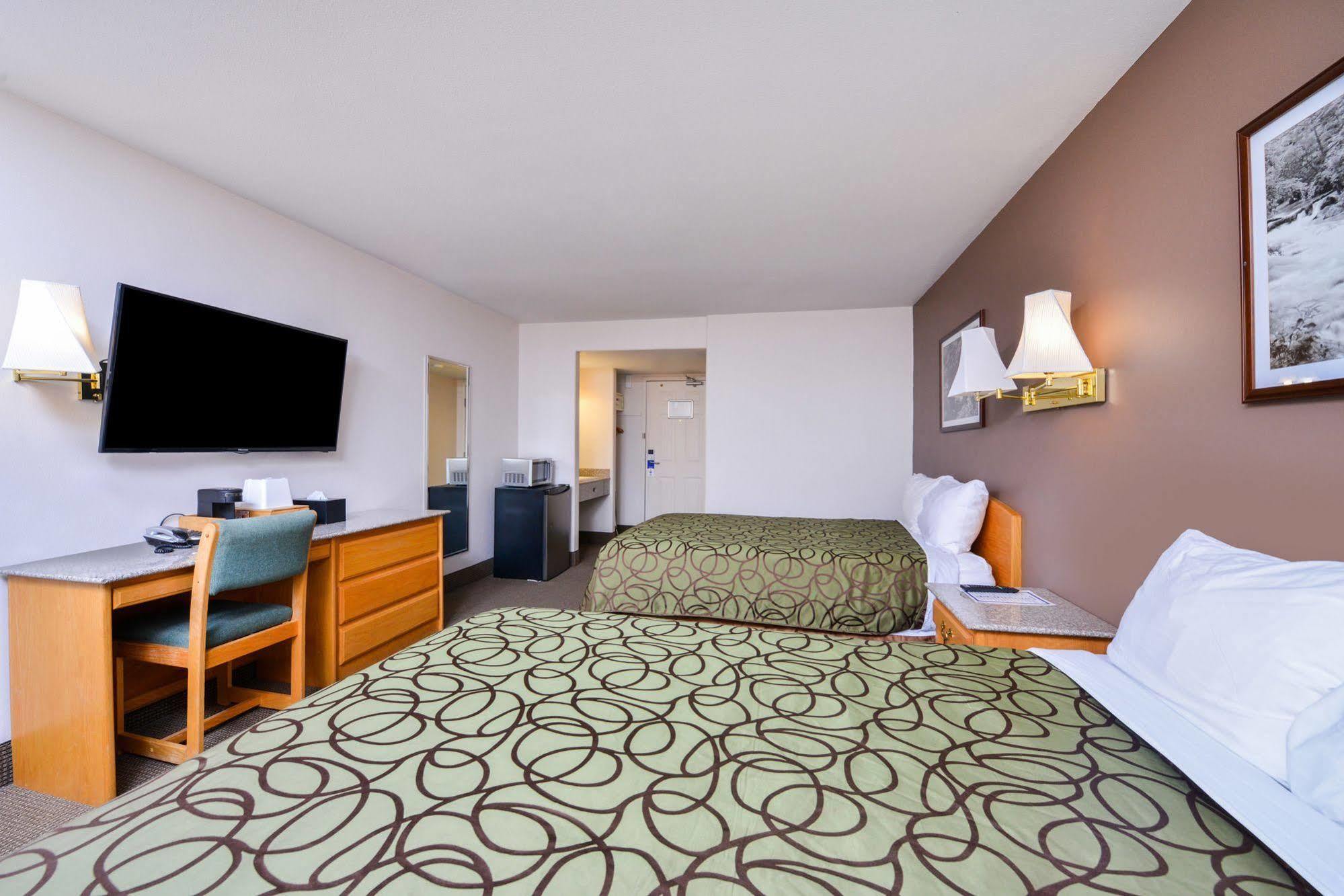 Canadas Value 4*