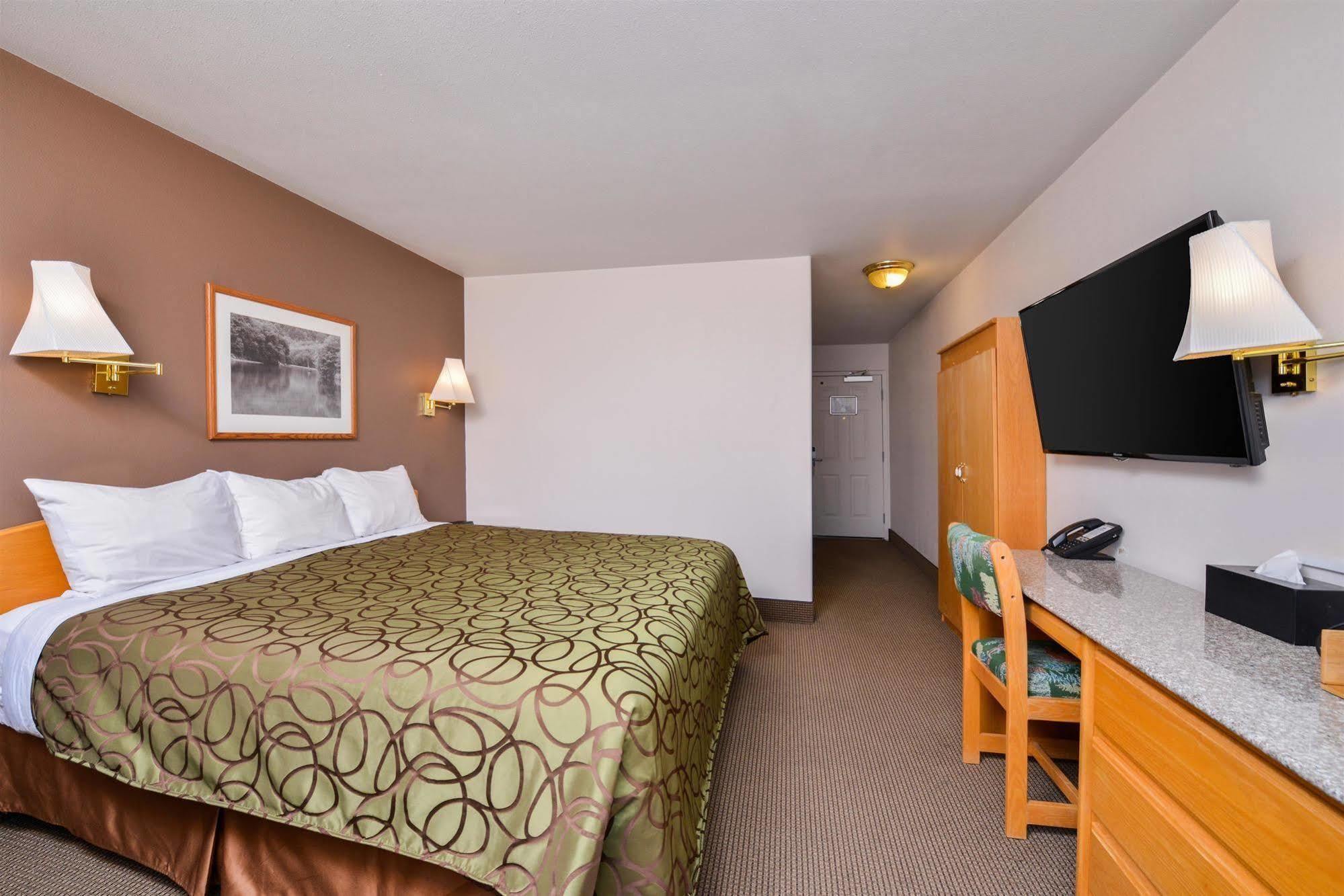Canadas Value 4*