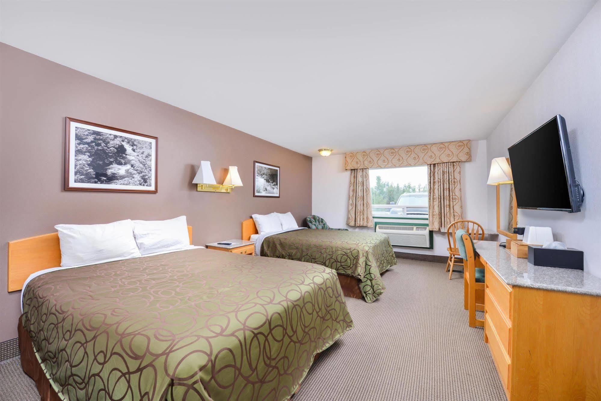 Canadas Value Hotel 4*
