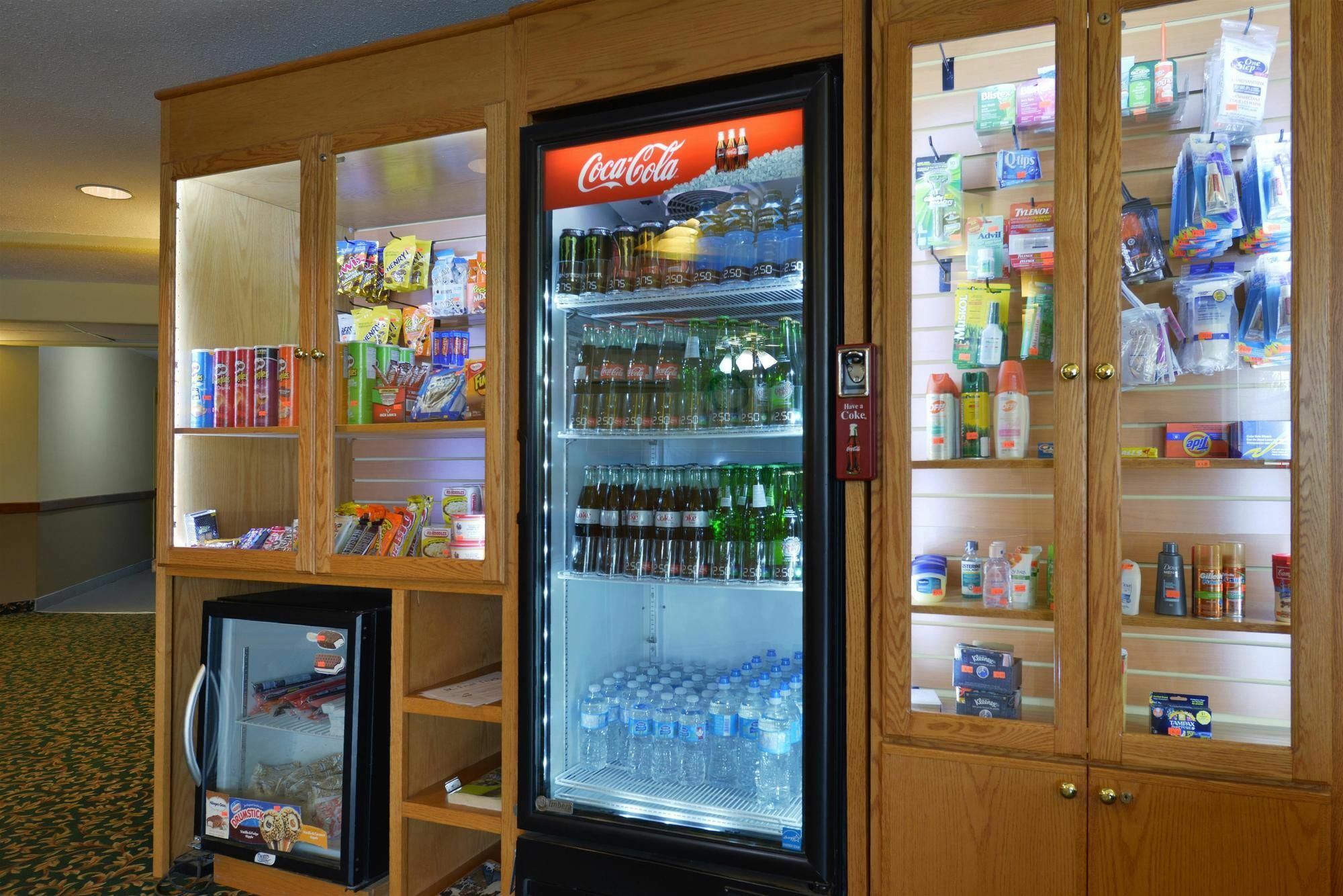 Canadas Value Hotel 4*